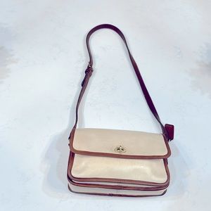 Coach pocket purse vintage